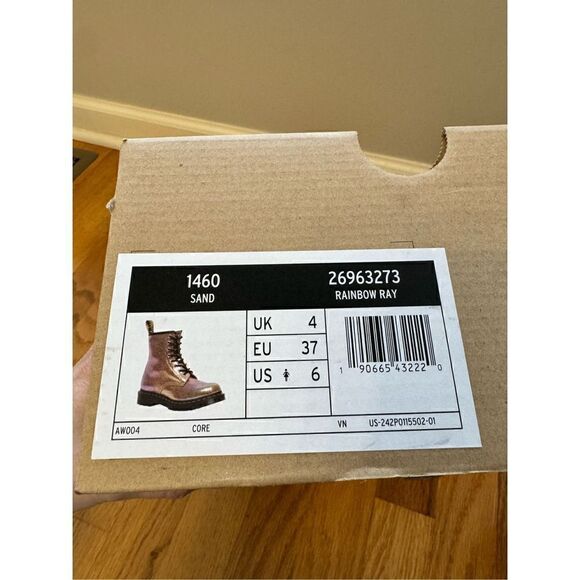 NWT Dr. Martens 1460 Rainbow Ray Mermaid Suede Lace Up Combat Boots, Women’s 6 - Picture 13 of 13